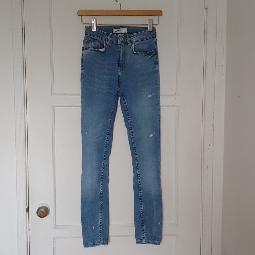 Zara Woman Premium Denim Collection Distressed Skinny Jeans Size 2 Light wash